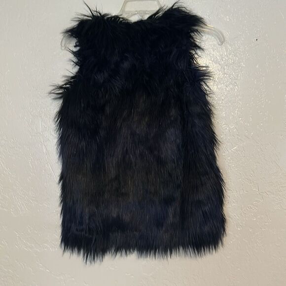 Romeo and Juliet Couture Faux Fur Vest Jacket SMALL NWT NAVY BLACK - Picture 3 of 9